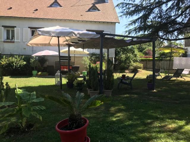 Clos Du Bourg Bed & Breakfast Saint-Cyr-en-Val Bagian luar foto