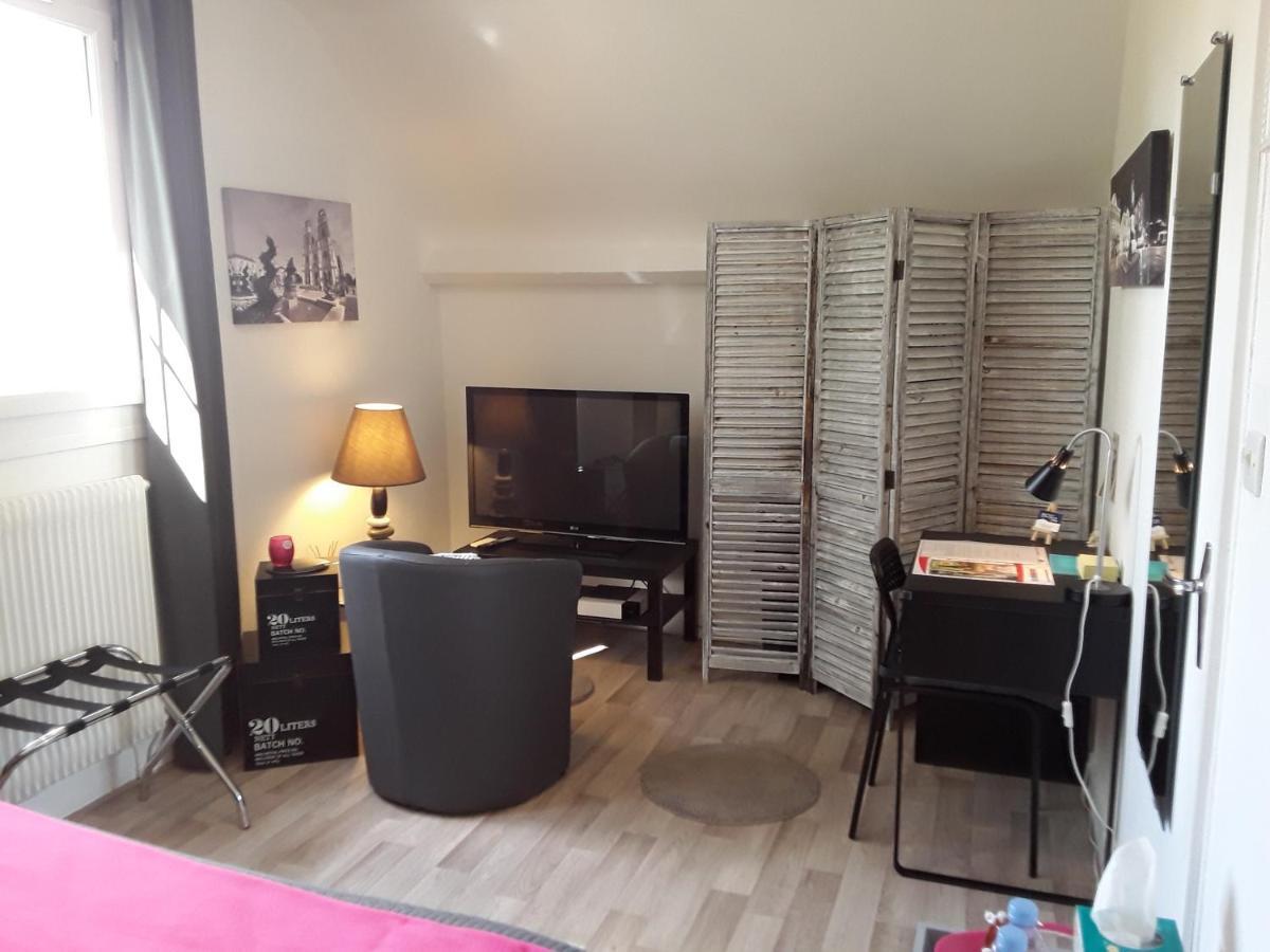 Clos Du Bourg Bed & Breakfast Saint-Cyr-en-Val Bagian luar foto